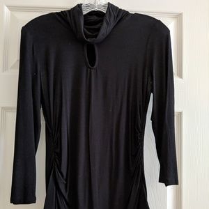 Stretch keyhole long sleeve